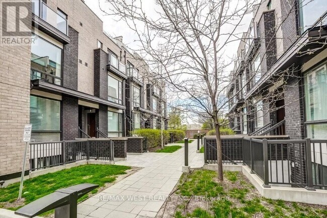 Photo - 30 Fieldway Rd