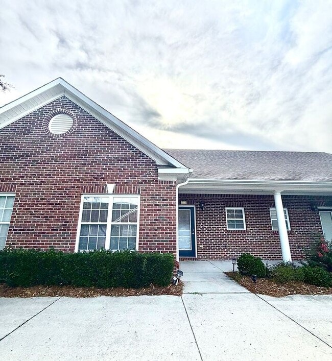 Photo - Independence South Brick One Level Patio Home. UPDATED! Open Floor Plan, Clean, Pets Ok!
