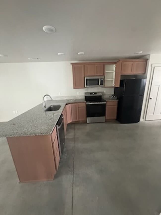 Photo - 805 Tinley St