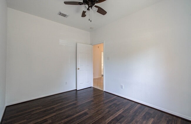 Building Photo - 2518 Trotter Dr Rental