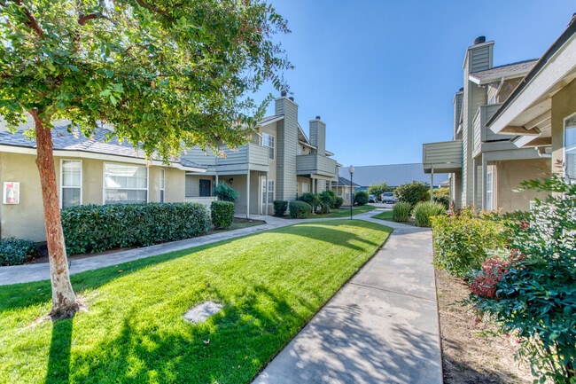 Photo - Cottonwood Grove Apartments