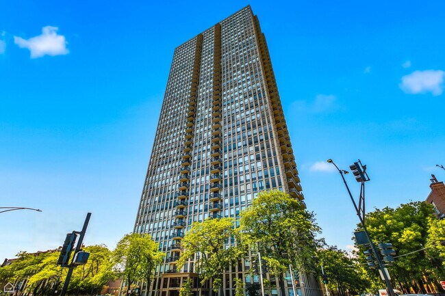 Building Photo - 1660 N La Salle Dr Unit 508