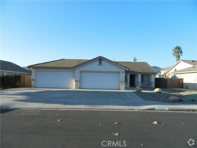 Building Photo - 21839 Heliotrope Ln Rental