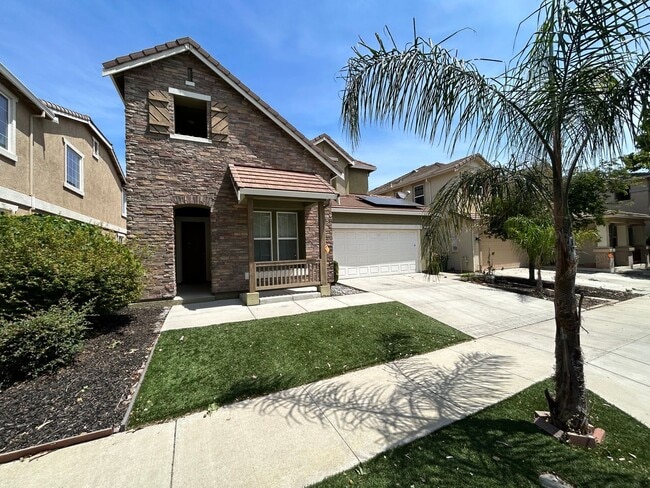 Photo - Beautiful 4 Bedroom 3 Bathroom in Quiet Neighborhood with SOLAR