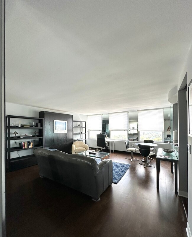 Photo - 2626 N Lakeview Ave Unit 2704