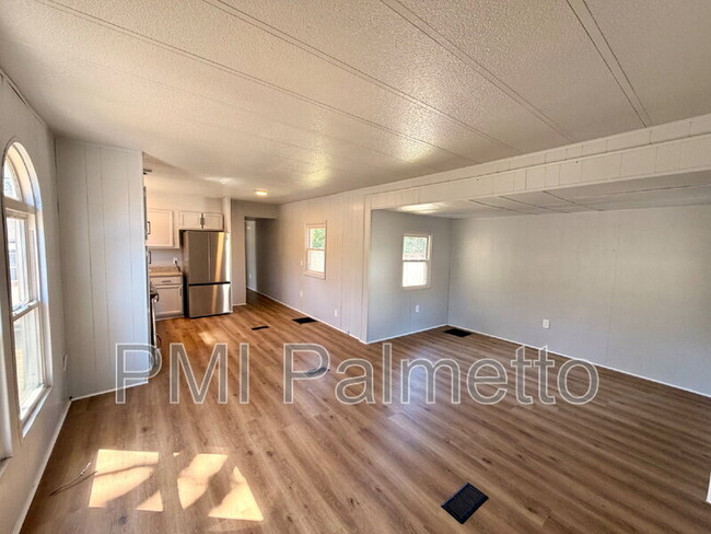 Photo - 3911 Persimmon St