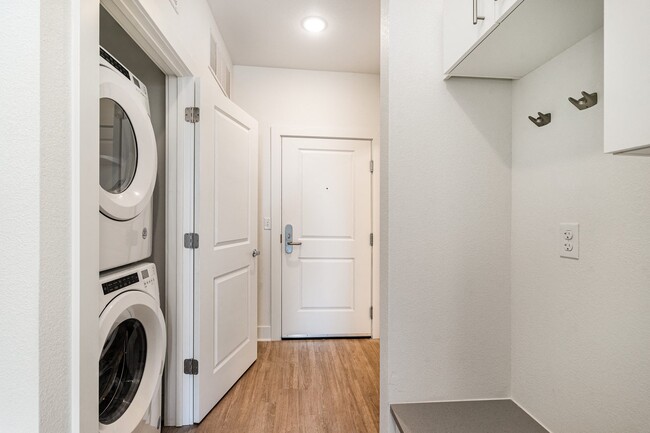 Lansing City View Apartments
