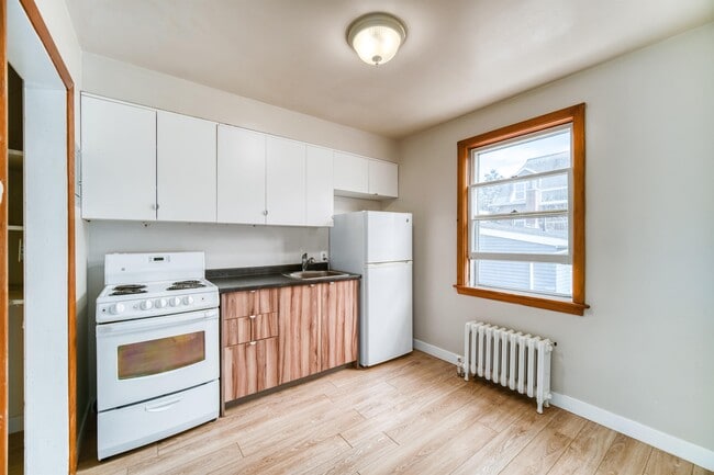 Building Photo - 1066-1066 Tower Rd Unit 15