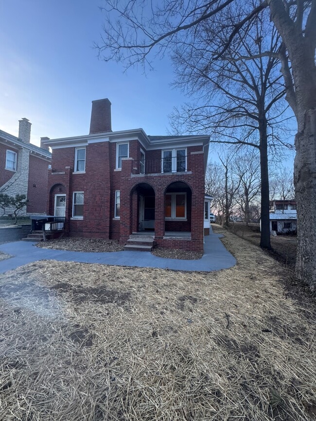 Building Photo - 922 Jefferson St Unit LEVEL