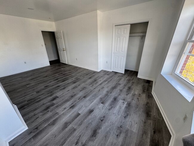 Building Photo - 48 1/2 3rd St Unit Multi family 2nd and 3rd