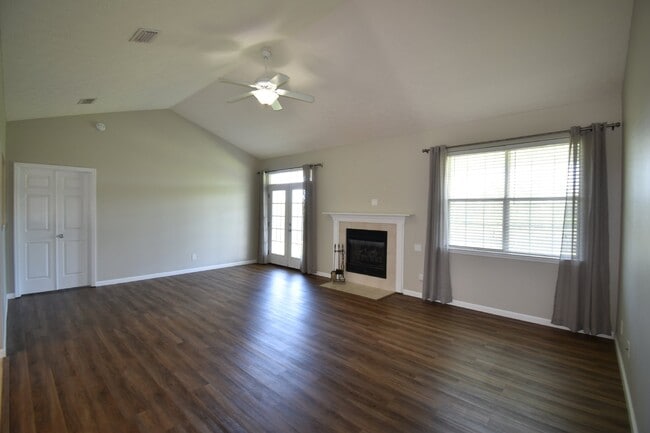 Photo - Charming 3-Bedroom Home with 2 Full Baths on Dragonfly Lane in Panama City, FL