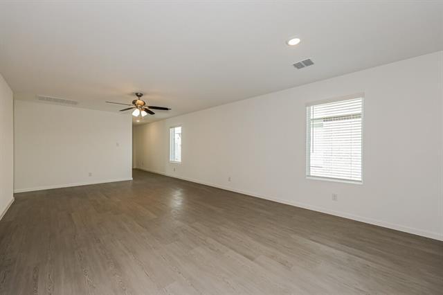 Photo - 1714 Crossbill St