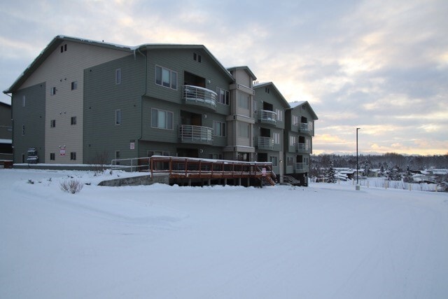 Building Photo - 2 Bedroom Unfurnished Condo close to Downt...