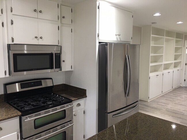 Photo - Beautifully renovated 3 bed/3bath near UTMB