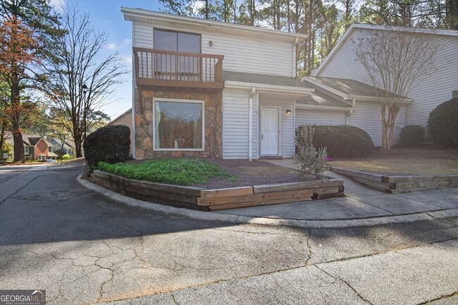 Building Photo - 1 Fairway Dr