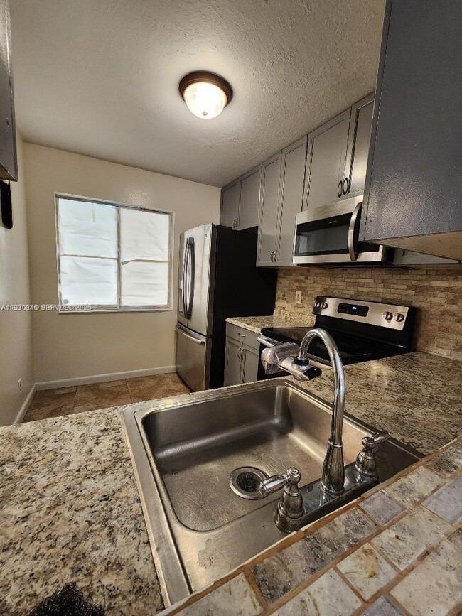 Photo - 8620 N Sherman Cir Unit 406