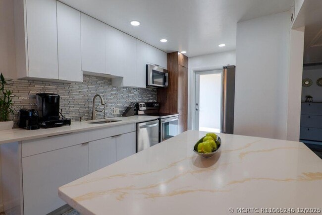 Photo - 2801 N Palm Aire Dr Unit 410