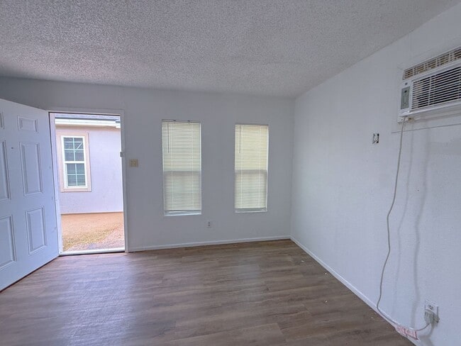 Photo - Spacious 1 Bedroom Apartment in Lubbock! Unidad F38