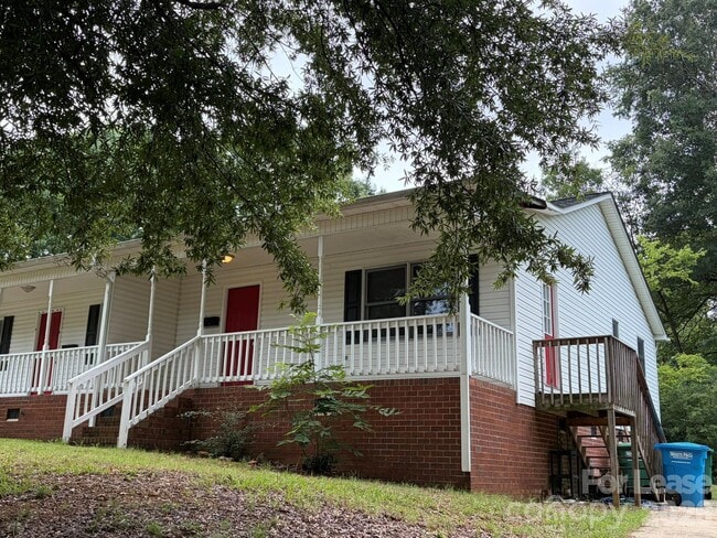 Photo - 640 Pee Dee Ave