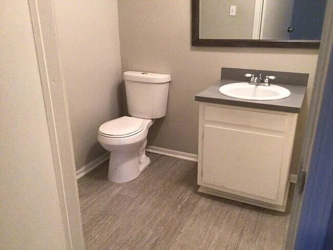 Photo - 9 Hemlock Dr