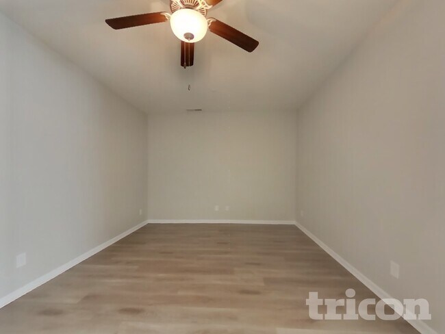 Photo - 309 Woodfern Ct