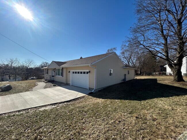 Photo - 904 Nichols Rd