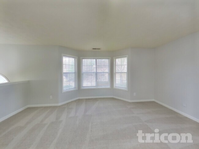 Photo - 3935 Piper Glen Dr NE