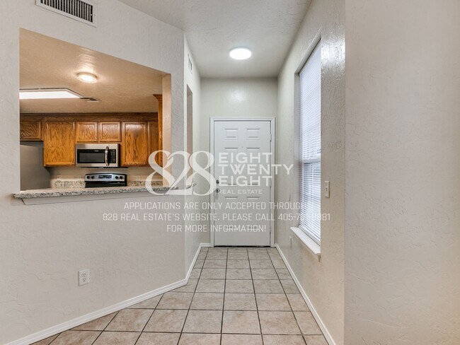 2926 Oak Tree Ave
