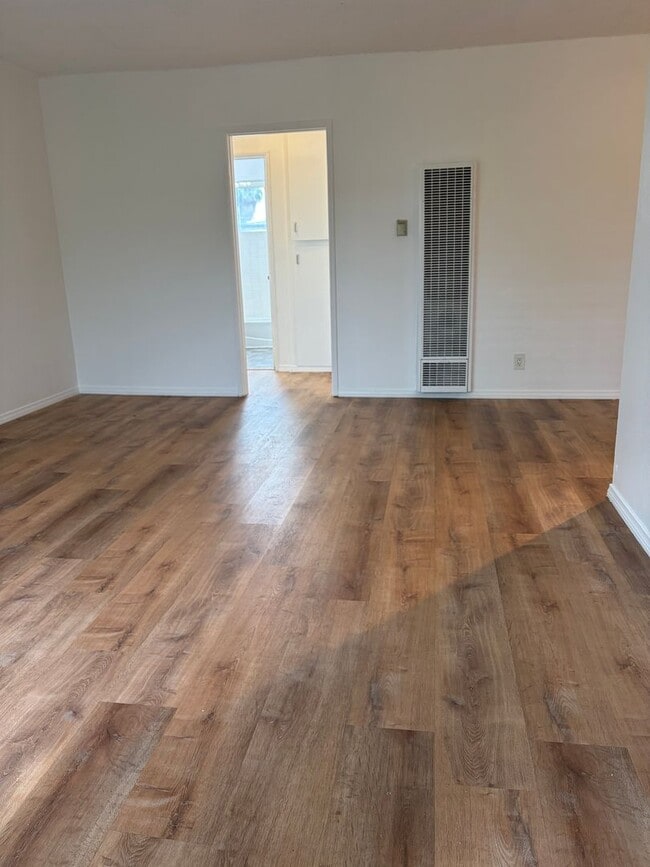 Building Photo - 534 Santa Clara Ave Unit 06