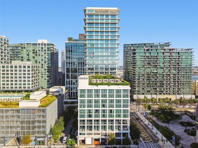 Building Photo - 1000 Water St Unit 2202