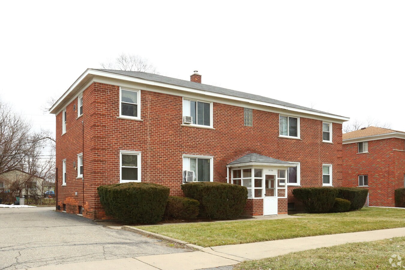 Photo - 19194-19212 Beech Daly Rd