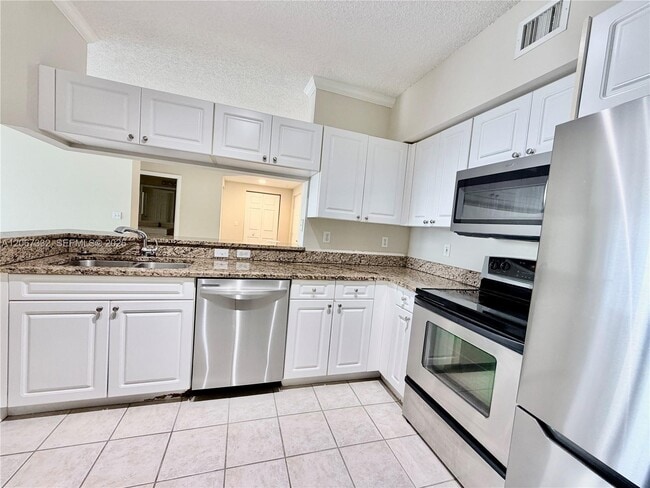 Photo - 17100 N Bay Rd Unit 1105