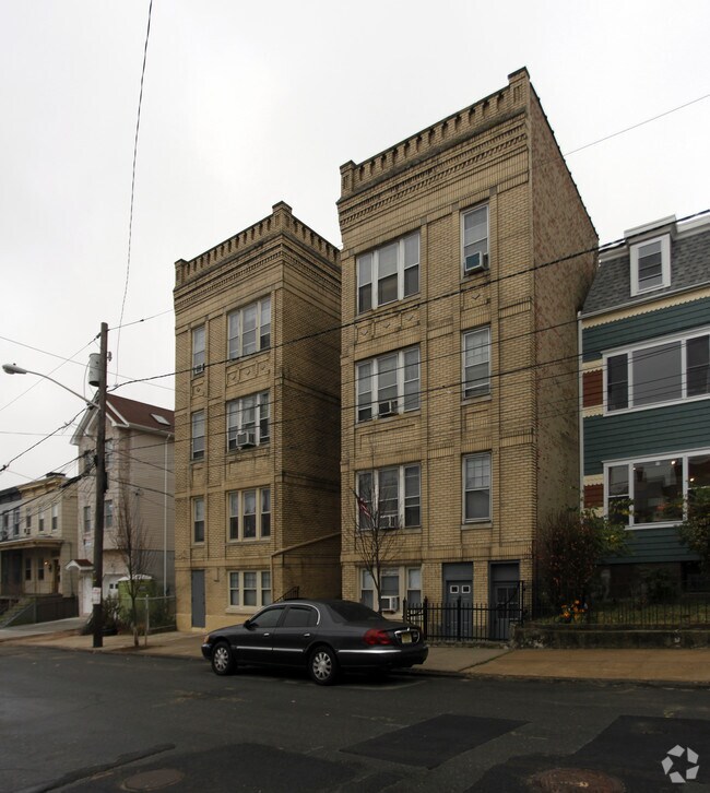 Photo - 45-47 Ravine Ave Apartments