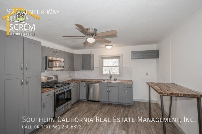 Photo - 921 Center Way