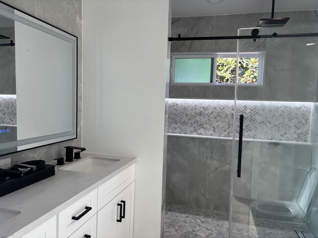 Photo - 11707 Atkinson Ave