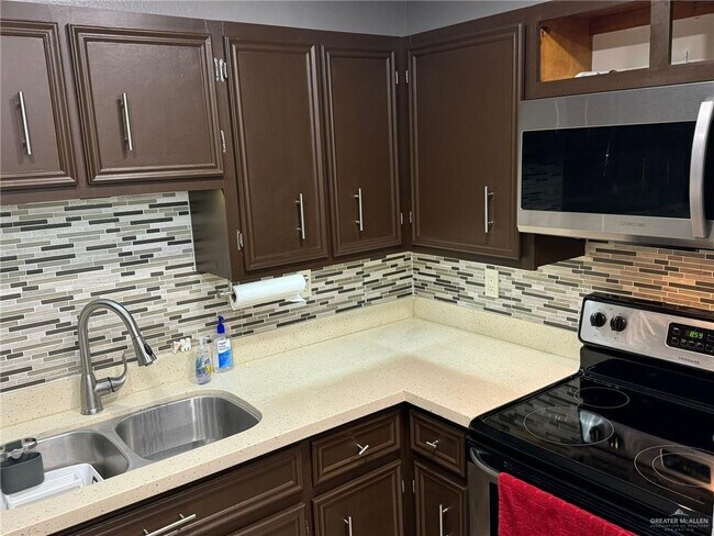 Photo - 10 Mynah Ave