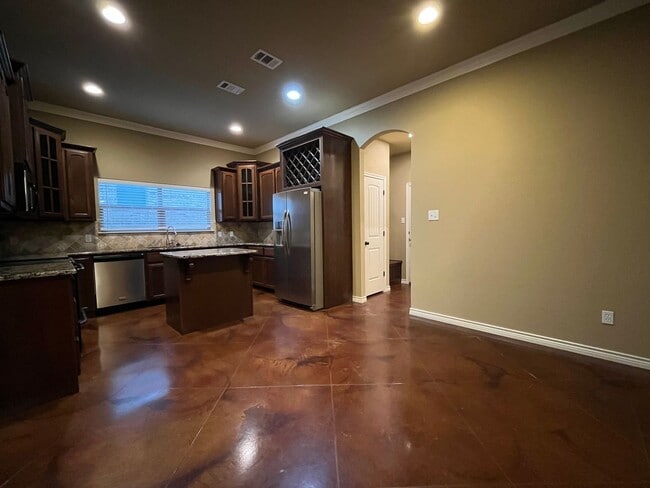 Photo - AVAILABLE NOW: 3 bedroom house