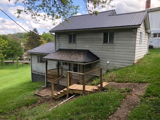 Building Photo - 2-602 Locust Ave