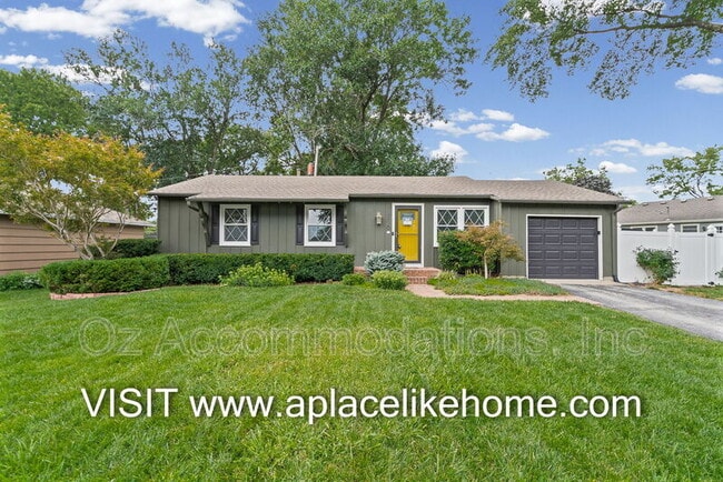 Building Photo - 8870 Westbrooke Dr