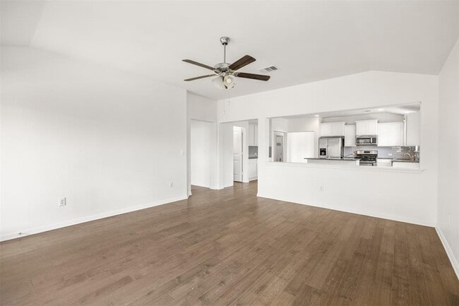 Photo - 601 Cortona Ln