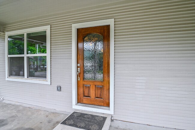 Photo - 1110 Louise St