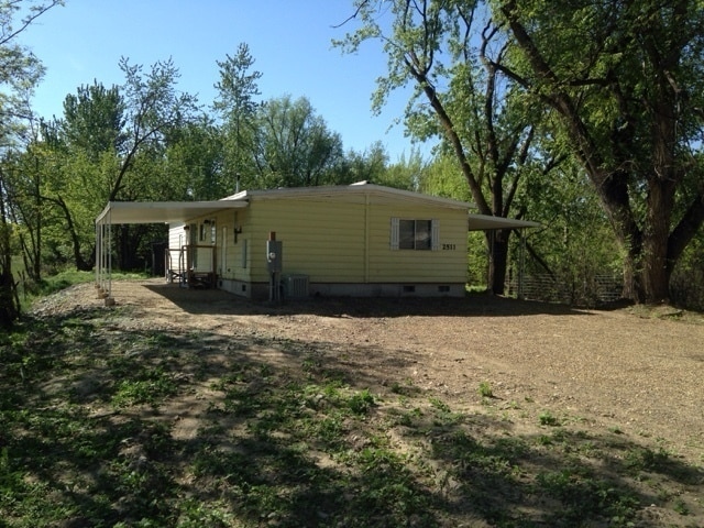 Building Photo - 3b, 2b, 1,100sq.ft. - Emmett - right on payette river!