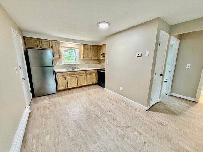 945 Mammoth Rd Unit 1 S