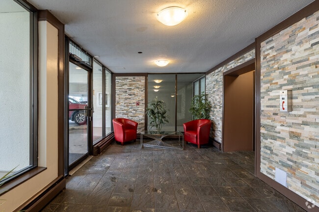 Photo - Skyline Towers