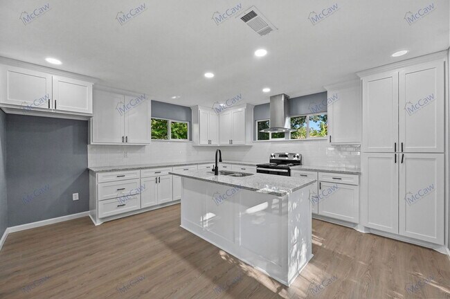 Photo - 2517 Tisinger Ave