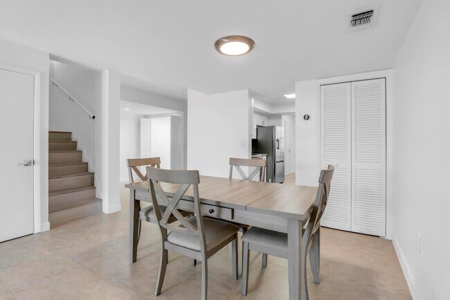 Photo - 3827 NE 166th St