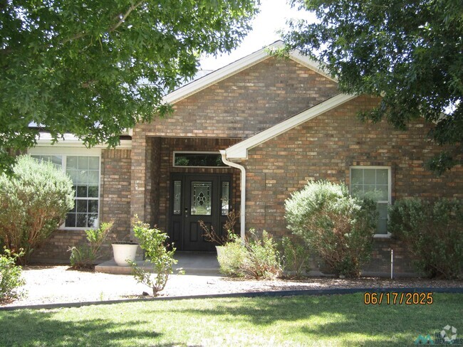 Building Photo - 1405 Lincoln Dr Rental
