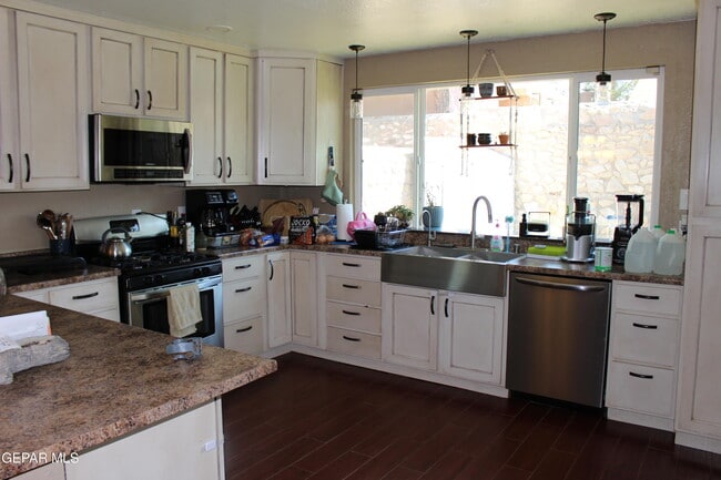 Photo - 704 Colchester Dr