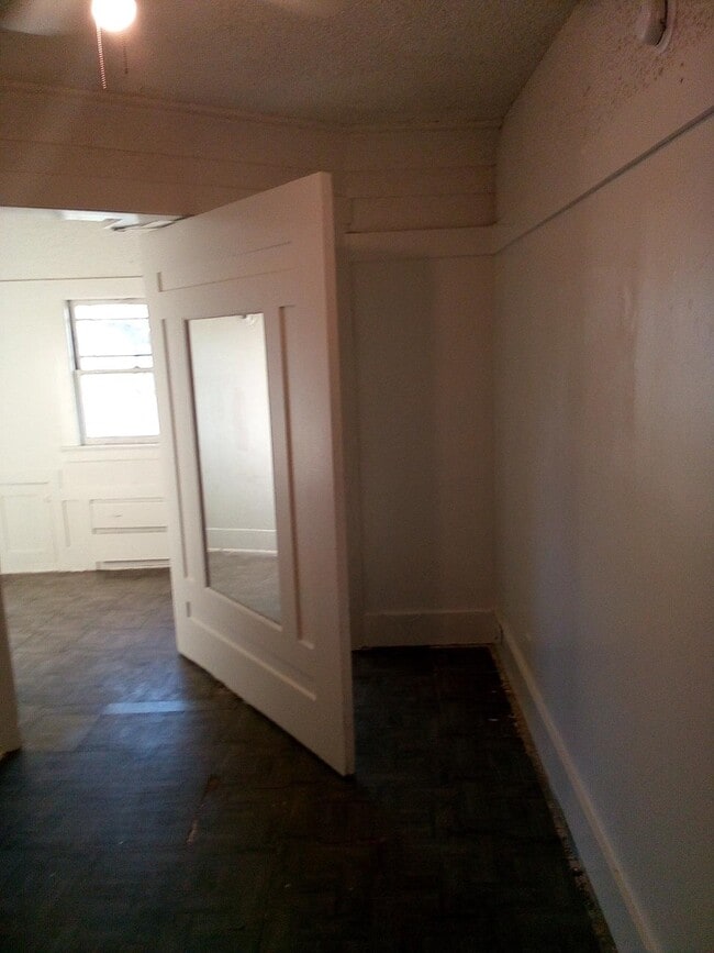 Building Photo - 1920 5th Ave Unit 1920 1922