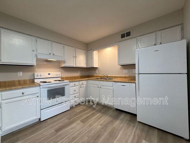 Photo - 320 Lincoln St